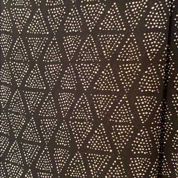 Button down sleeveless top - Picture 3 of 4